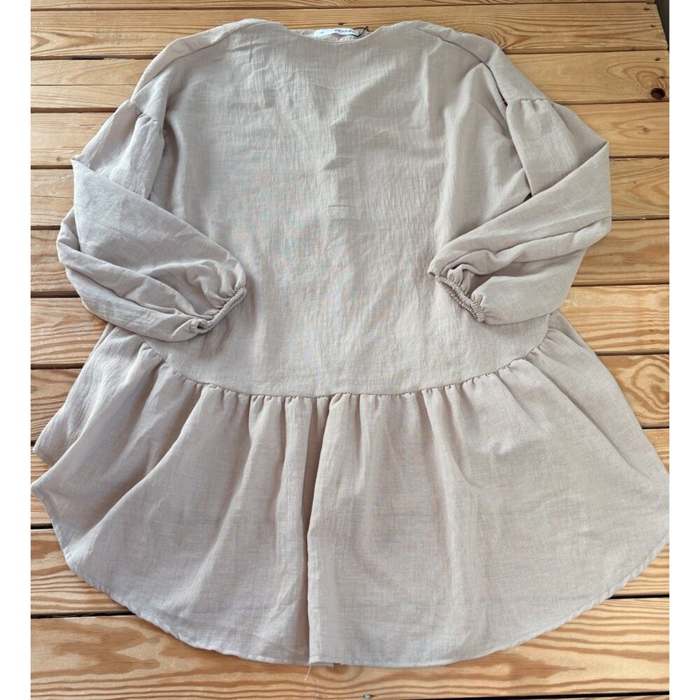 Touche NWT Women’s 1/2 Button peplum Top Size 36 Beige P9 - Picture 2 of 8